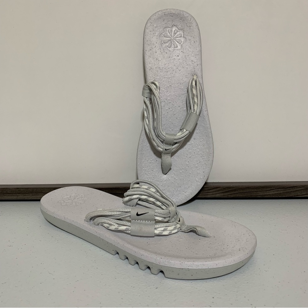 Nike Ecohaven Next Nature Women’s Flip Flop Photon Dust/Black-White-Size 10 NWT - Picture 4 of 9